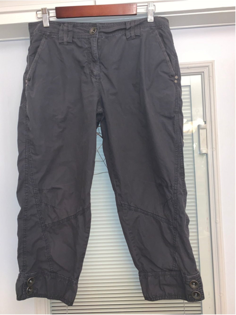 Women's Sandwich Grey Cropped Pants Size 10